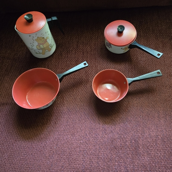 Vintage Disney Winnie The Pooh Plastic Tea Set & Aluminum Pots - Picture 3 of 6